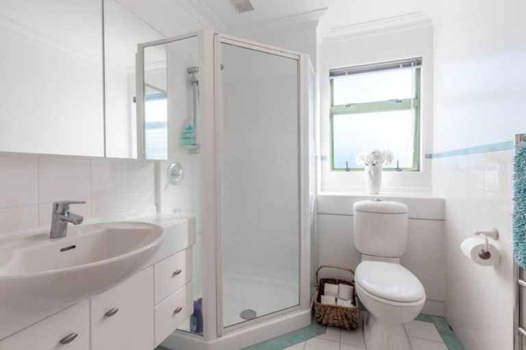 Photo of property in 19 Gilberd Place, Torbay, Auckland, 0630