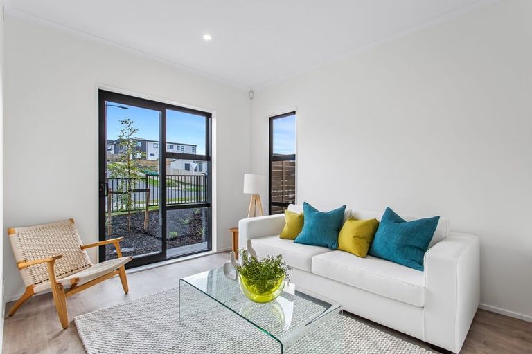 Photo of property in 25 William Calvert Drive, Swanson, Auckland, 0614