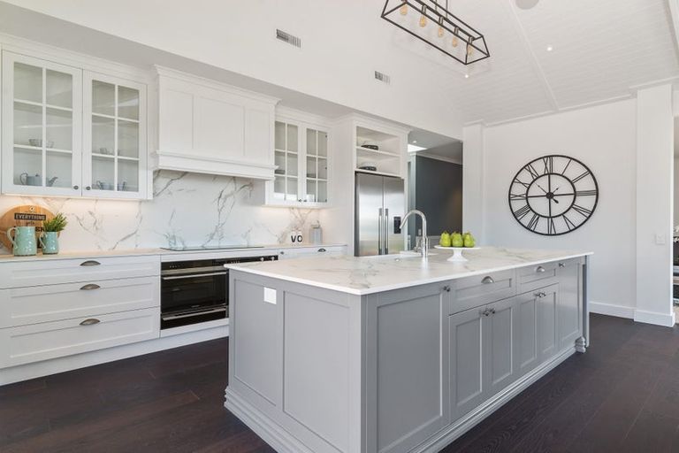 Photo of property in 1 Taumata Rise, Acacia Bay, 3385