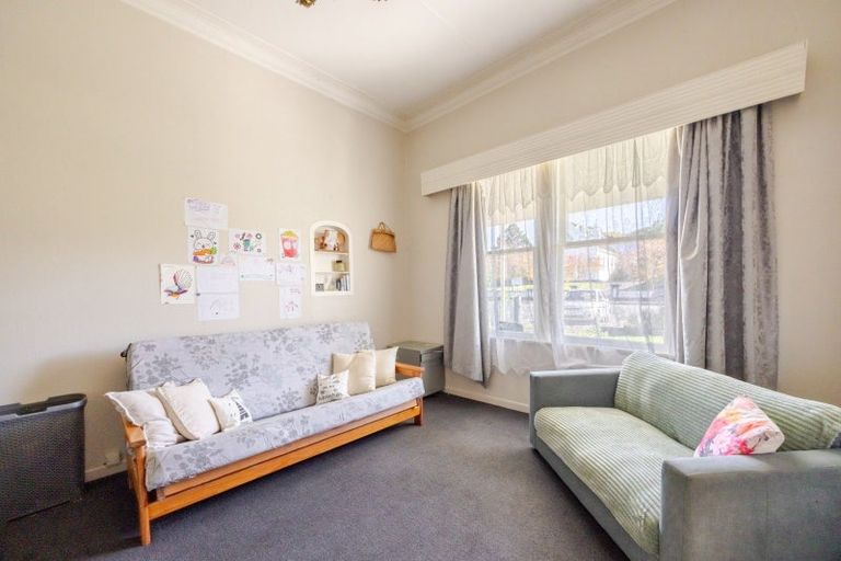 Photo of property in 53 Waverley Street, Waipawa, 4210