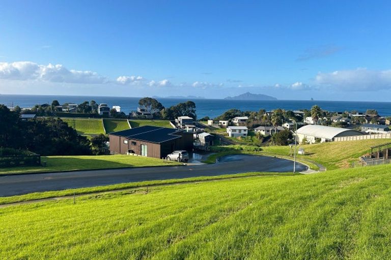 Photo of property in 12 Starlight Place, Langs Beach, 0582