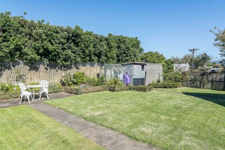 Photo of property in 82 Marine Parade, Paraparaumu Beach, Paraparaumu, 5032