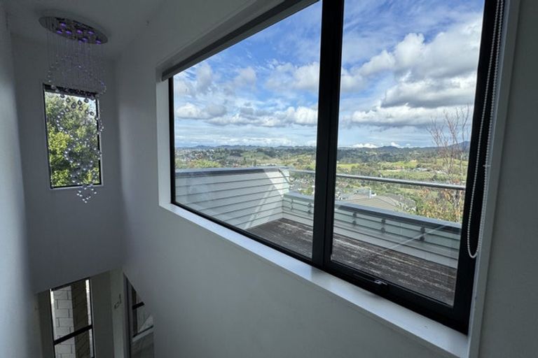 Photo of property in 276a Sturges Road, Henderson, Auckland, 0612