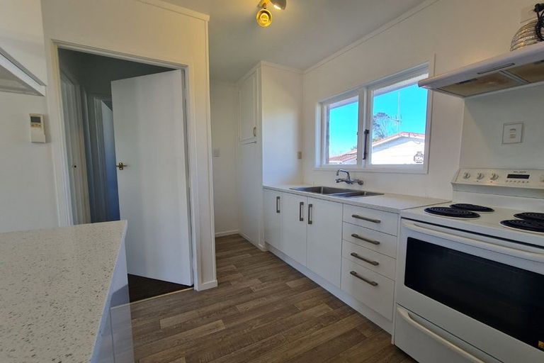 Photo of property in 7/27 Nikau Street, New Lynn, Auckland, 0600