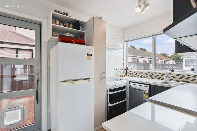 Photo of property in 2/14 Lane Street, Woolston, Christchurch, 8023