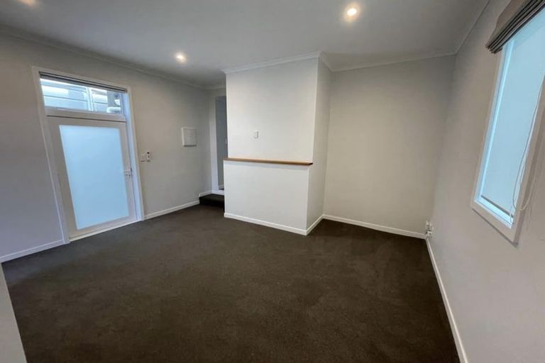 Photo of property in 129 Wallace Street, Mount Cook, Wellington, 6021