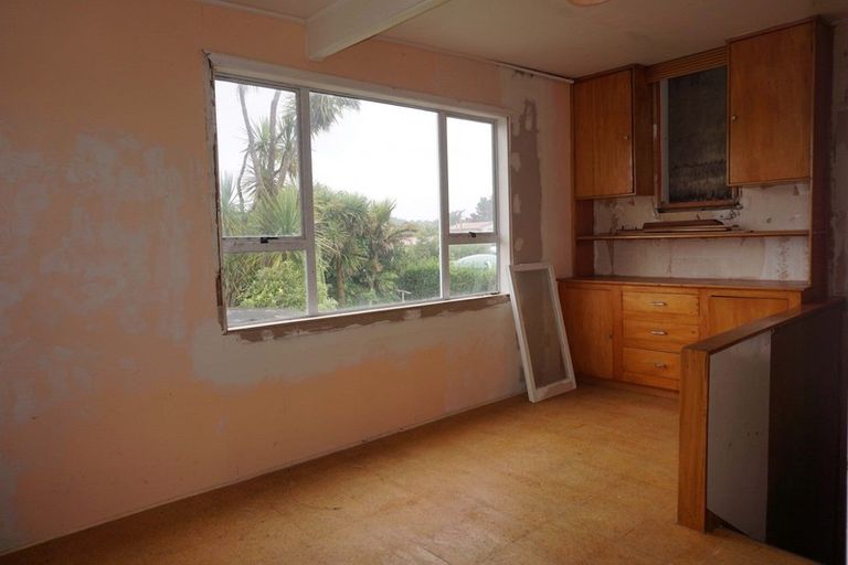 Photo of property in 14 Otereo Street, Hokio Beach, Levin, 5571