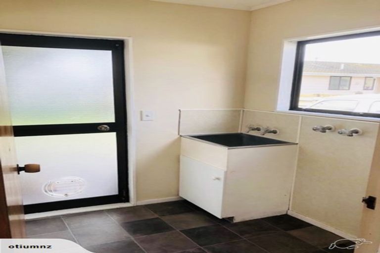 Photo of property in 4b Peter Hall Drive, Kelvin Grove, Palmerston North, 4414