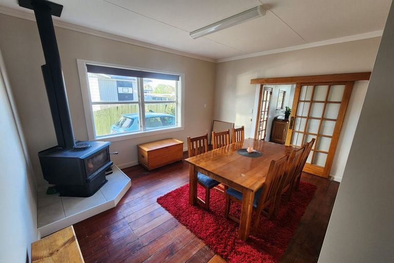 Photo of property in 8 Chelwood Street, Takaro, Palmerston North, 4412