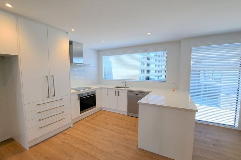 Photo of property in 24 Memorial Park Lane, Hobsonville, Auckland, 0618