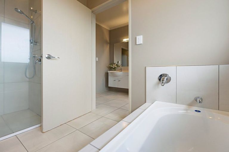 Photo of property in 9 The Esplanade, Huntington, Hamilton, 3210