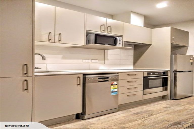 Photo of property in Wyndham Gardens Apartments, 411/30u Red Oaks Drive, Frankton, Queenstown, 9300
