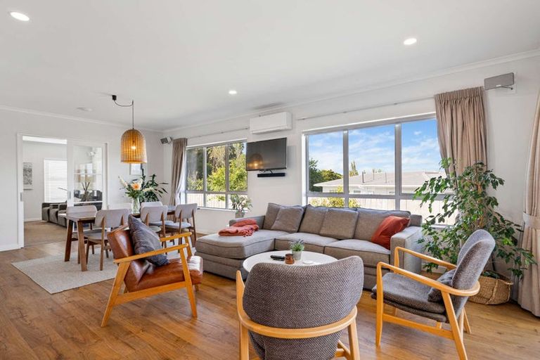 Photo of property in 9 River Road, Te Atatu Peninsula, Auckland, 0610