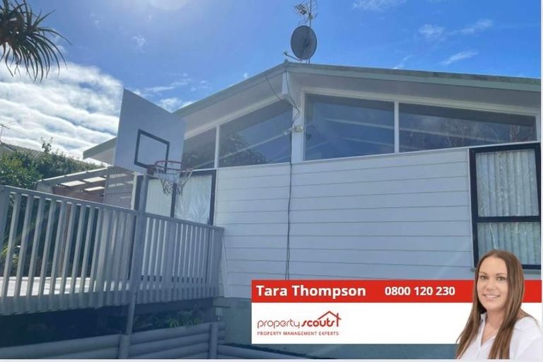 Photo of property in 64 Tamahere Drive, Glenfield, Auckland, 0629