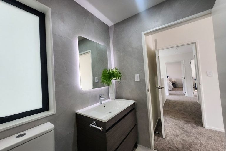 Photo of property in 15 Matterhorn Crescent, Northpark, Auckland, 2013
