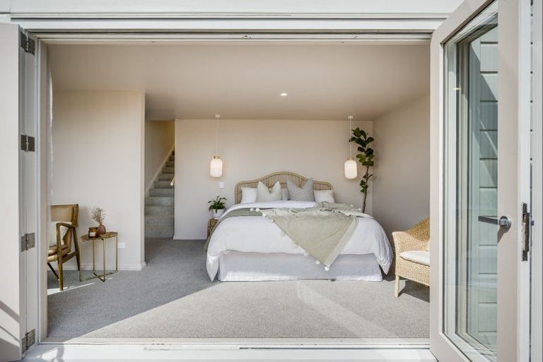 Photo of property in 5 Denholm Road, Hospital Hill, Napier, 4110