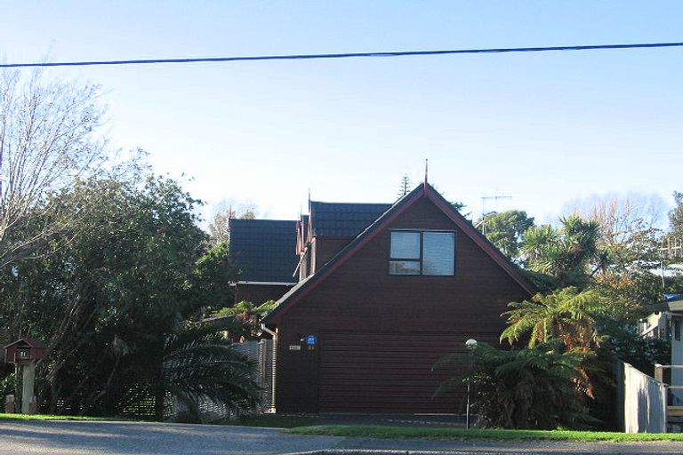 Photo of property in 21 Martin Road, Paraparaumu Beach, Paraparaumu, 5032