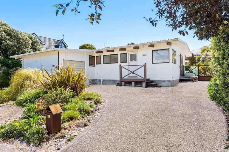 Photo of property in 175 Tutere Street, Waikanae Beach, Waikanae, 5036