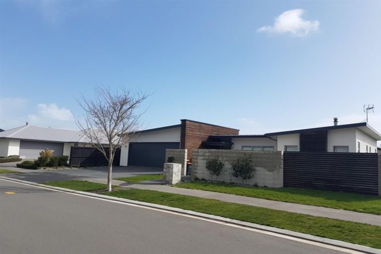 Photo of property in 9 Crown Close, Prebbleton, 7604