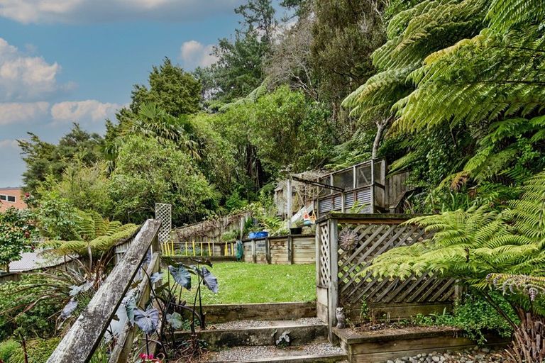 Photo of property in 24 Elmslie Road, Pinehaven, Upper Hutt, 5019