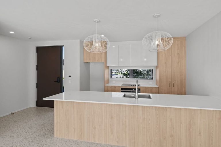 Photo of property in 17 Eminence Drive, Northwood, Christchurch, 8051