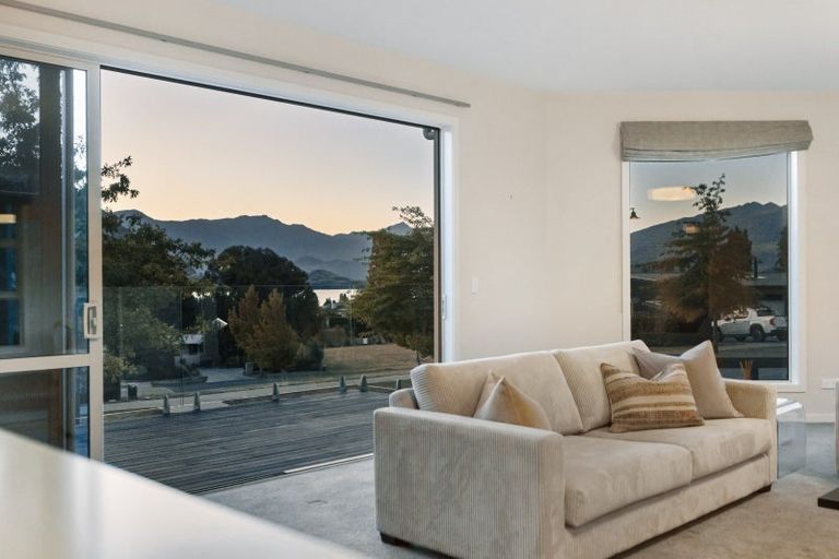 Photo of property in 2 Island View Place, Wanaka, 9305