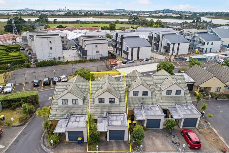 Photo of property in St Claire Village, 156/172 Mcleod Road, Te Atatu South, Auckland, 0610