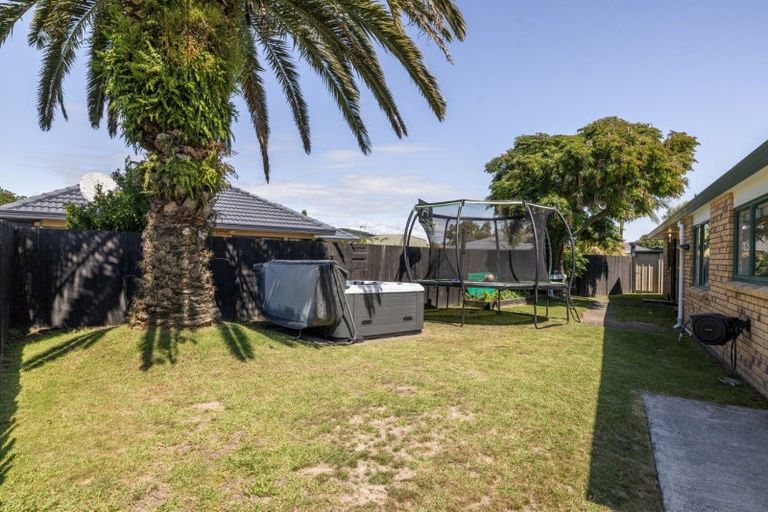 Photo of property in 15 Romana Crescent, Papamoa Beach, Papamoa, 3118