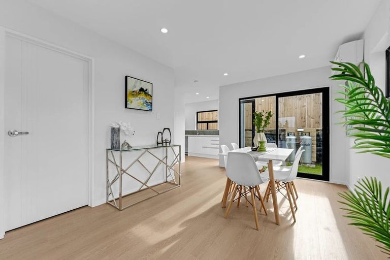 Photo of property in 163a Bradbury Road, Botany Downs, Auckland, 2010