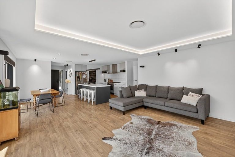 Photo of property in 11 Whitburn Avenue, Halswell, Christchurch, 8025