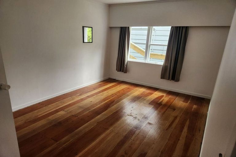 Photo of property in 139u1 Kelburn Parade, Kelburn, Wellington, 6012