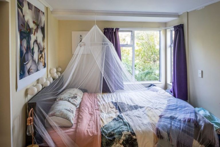 Photo of property in 71 Mills Road, Brooklyn, Wellington, 6021