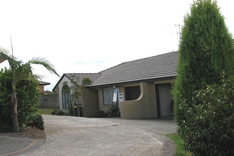 Photo of property in 6 Copplestone Place, New Lynn, Auckland, 0600