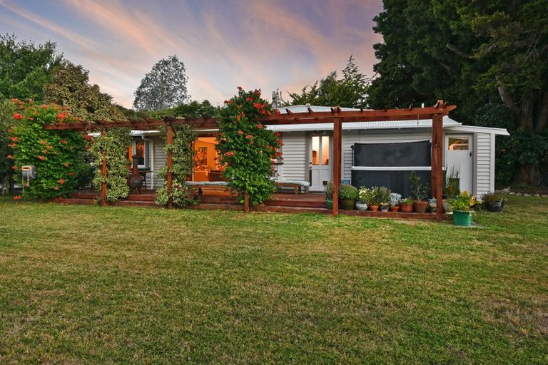 Photo of property in 361 Main Road North, Brown Owl, Upper Hutt, 5018