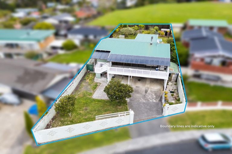 Photo of property in 42 Spence Road, Henderson, Auckland, 0612