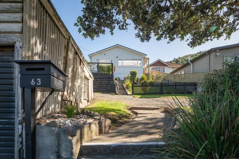 Photo of property in 63 Happy Valley Road, Owhiro Bay, Wellington, 6023
