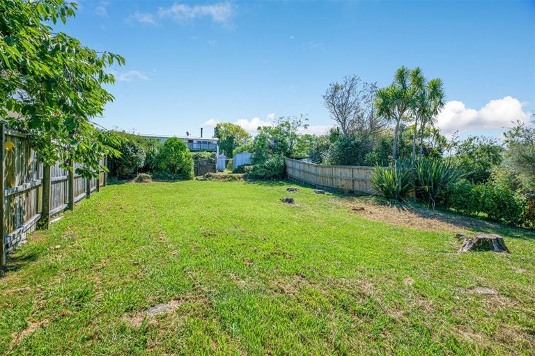 Photo of property in 114 Woodglen Road, Glen Eden, Auckland, 0602