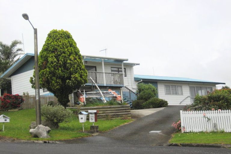 Photo of property in 8 Robin Hood Place, Onerahi, Whangarei, 0110