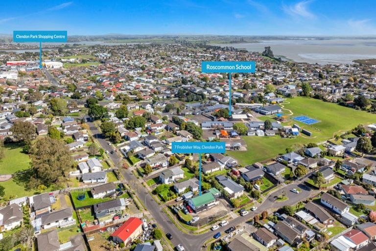 Photo of property in 7 Frobisher Way, Clendon Park, Auckland, 2103
