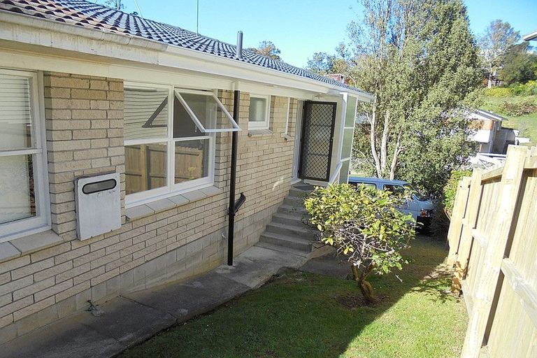 Photo of property in 1/24 Sovereign Place, Glenfield, Auckland, 0629
