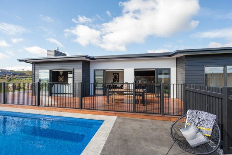 Photo of property in 70 Katania Heights, Brightwater, 7022