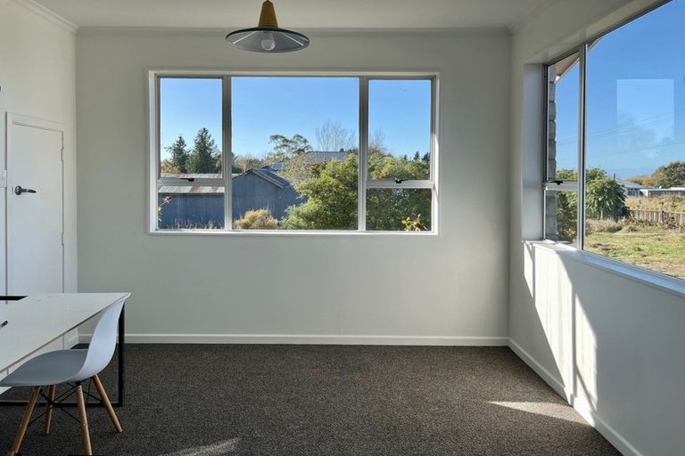 Photo of property in 60 Timaru Road, Waimate, 7924