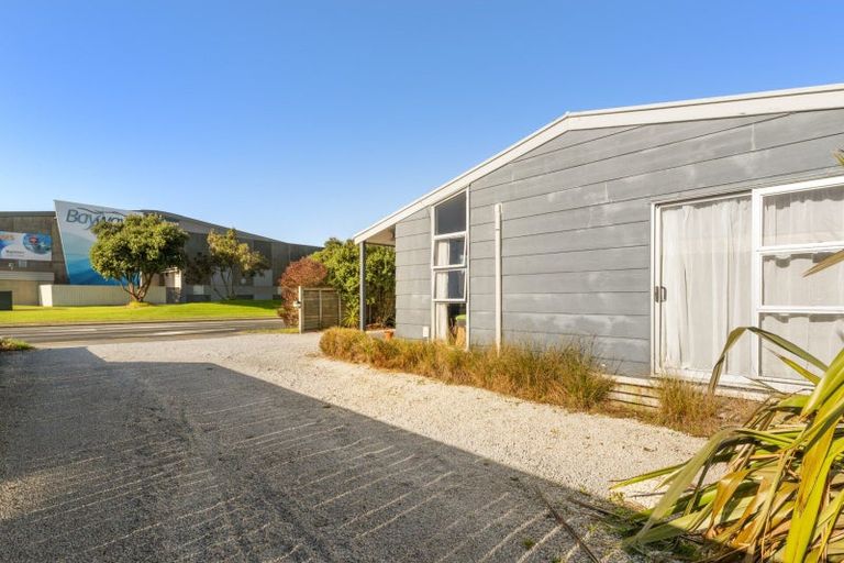 Photo of property in 4 Gloucester Road, Mount Maunganui, 3116