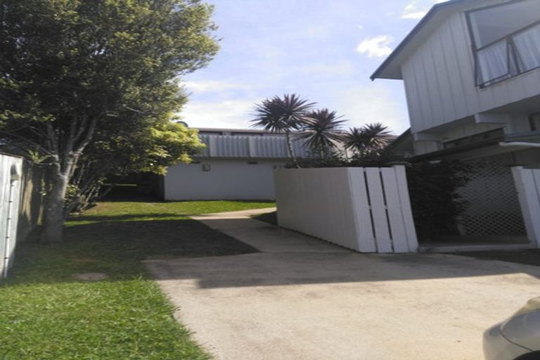 Photo of property in 145 Wiseley Road, West Harbour, Auckland, 0618