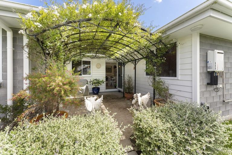 Photo of property in 2 Mercade Close, Stratford, 4332