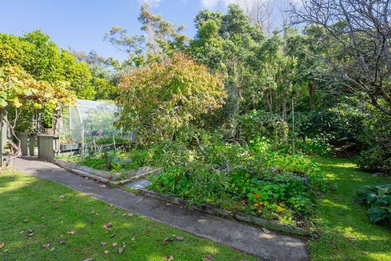 Photo of property in 15 Alexander Street, Waikanae, 5036