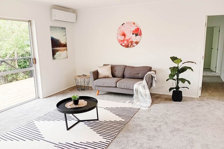 Photo of property in 3/169 Chivalry Road, Glenfield, Auckland, 0629