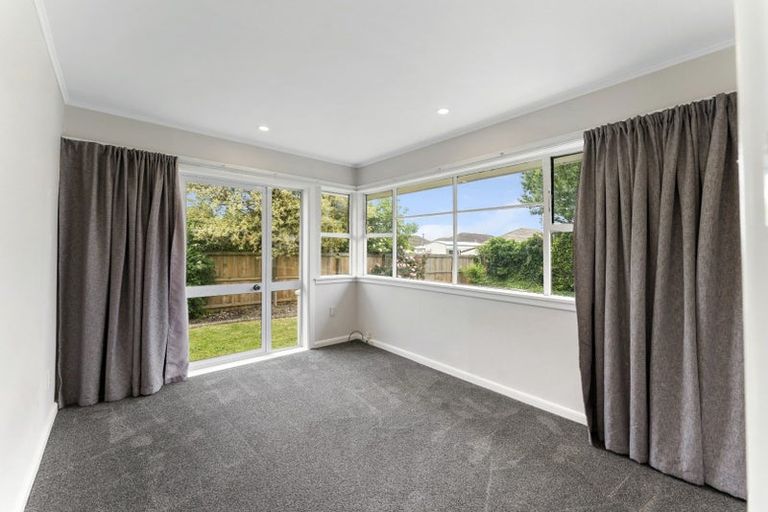 Photo of property in 39 Acacia Avenue, Upper Riccarton, Christchurch, 8041