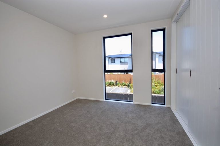 Photo of property in 3/139 Tirimoana Road, Te Atatu South, Auckland, 0602
