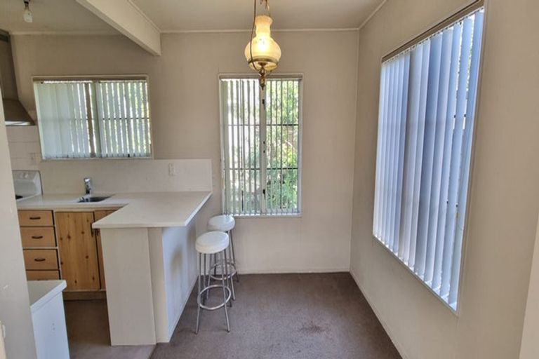 Photo of property in 40 Sikkim Crescent, Clover Park, Auckland, 2019